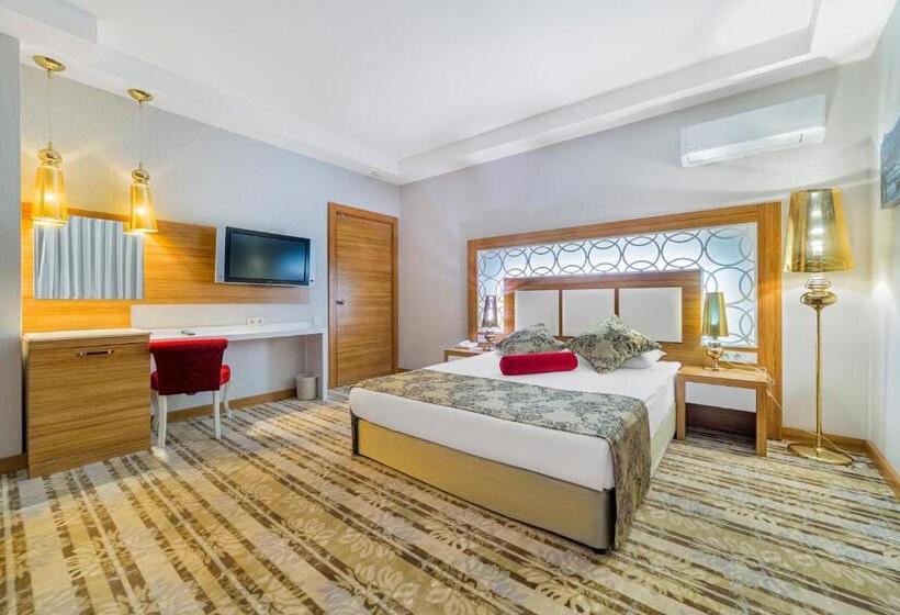 패밀리 룸, Justiniano Deluxe Resort