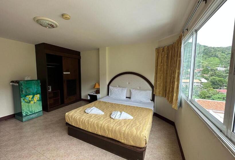 غرفة ديلوكس, Kata Place