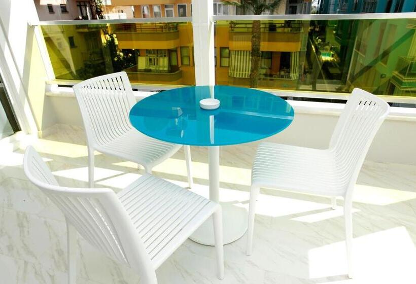 1 Sovrums Lägenhet, Kleopatra Suit