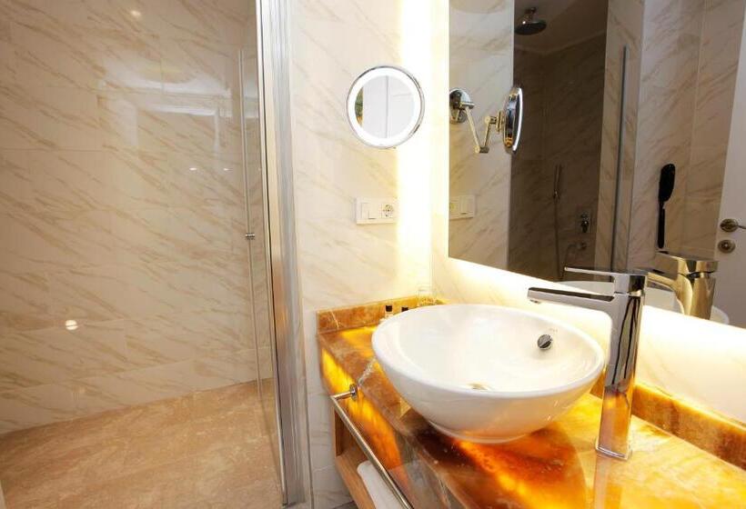 1 Sovrums Lägenhet, Kleopatra Suit