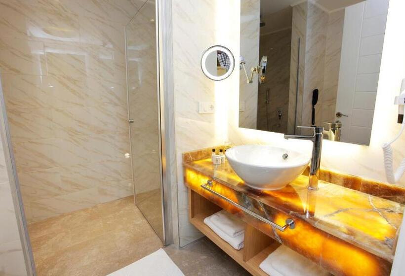 1 Sovrums Lägenhet, Kleopatra Suit