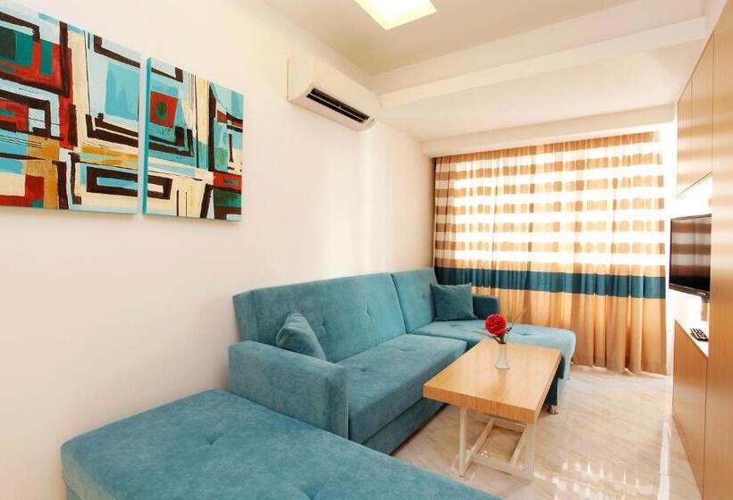 Standard Studio, Kleopatra Suit