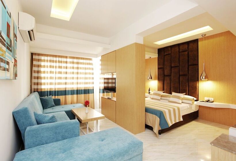 Standard Studio, Kleopatra Suit