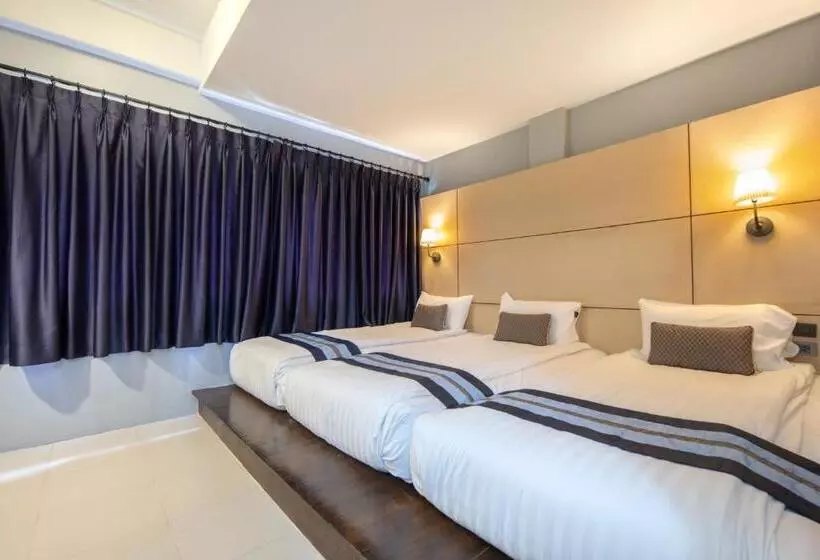 Deluxe Kolmen Hengen Huone, Montree Phuket Hotel, Sha Extra Plus