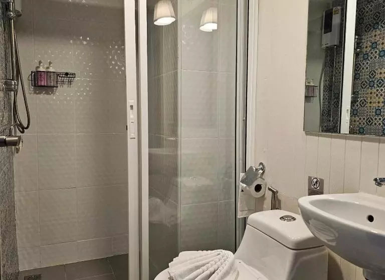 Deluxe Kolmen Hengen Huone, Montree Phuket Hotel, Sha Extra Plus