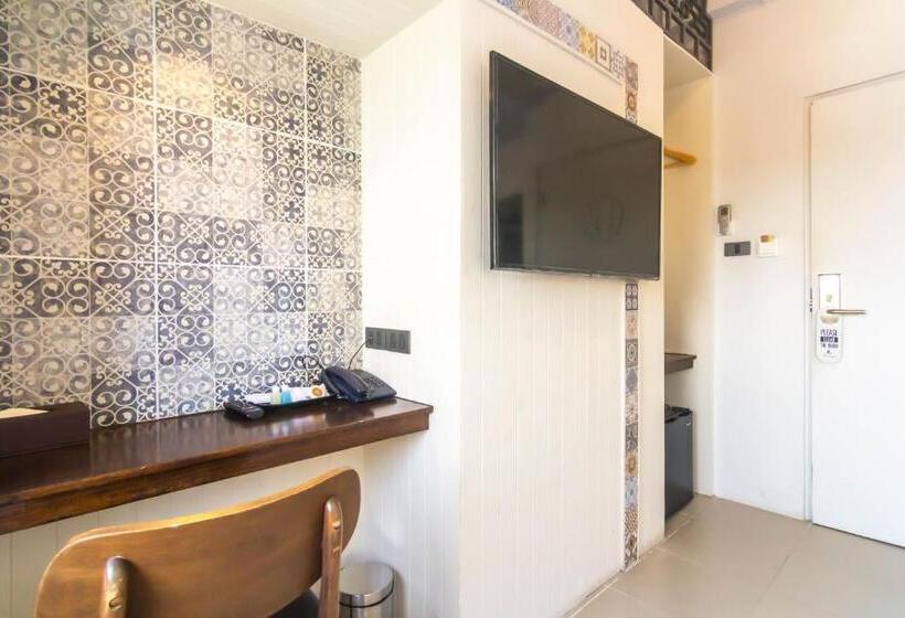 디럭스 룸, Montree Phuket Hotel, Sha Extra Plus