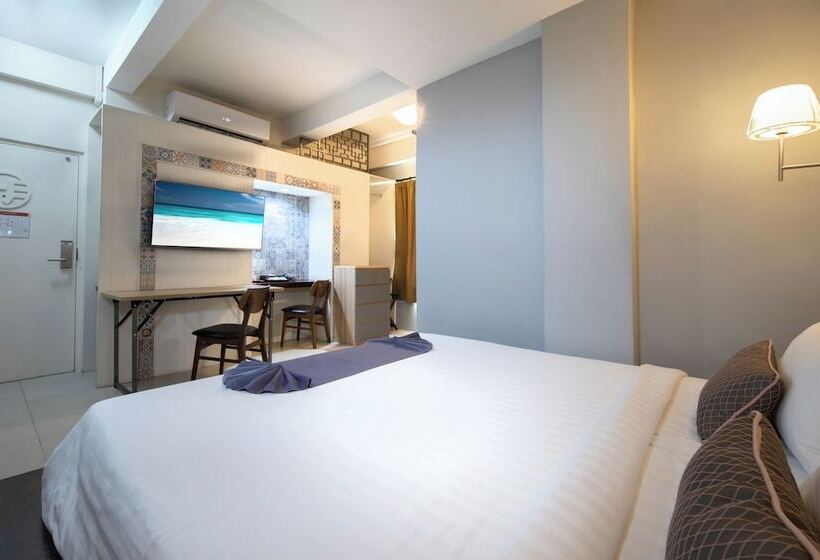 디럭스 룸, Montree Phuket Hotel, Sha Extra Plus