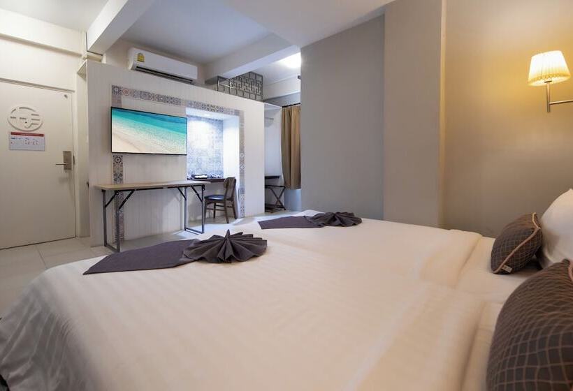 디럭스 룸, Montree Phuket Hotel, Sha Extra Plus