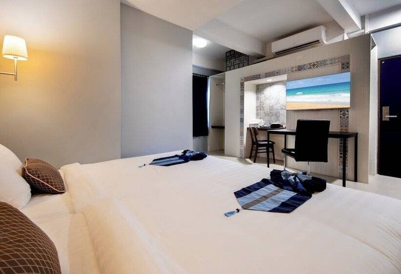 디럭스 룸, Montree Phuket Hotel, Sha Extra Plus