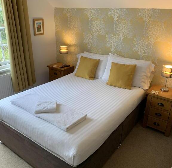 三人经典房间, Old Farm