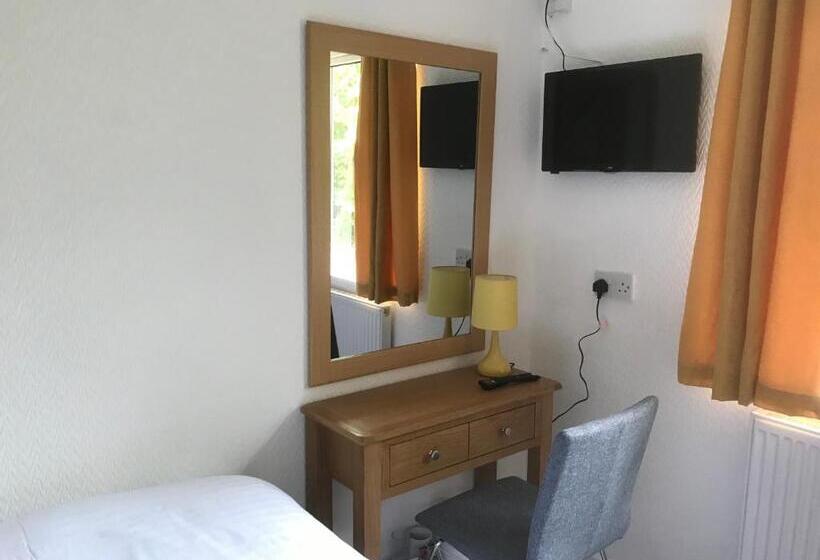 标准单人间, Old Farm