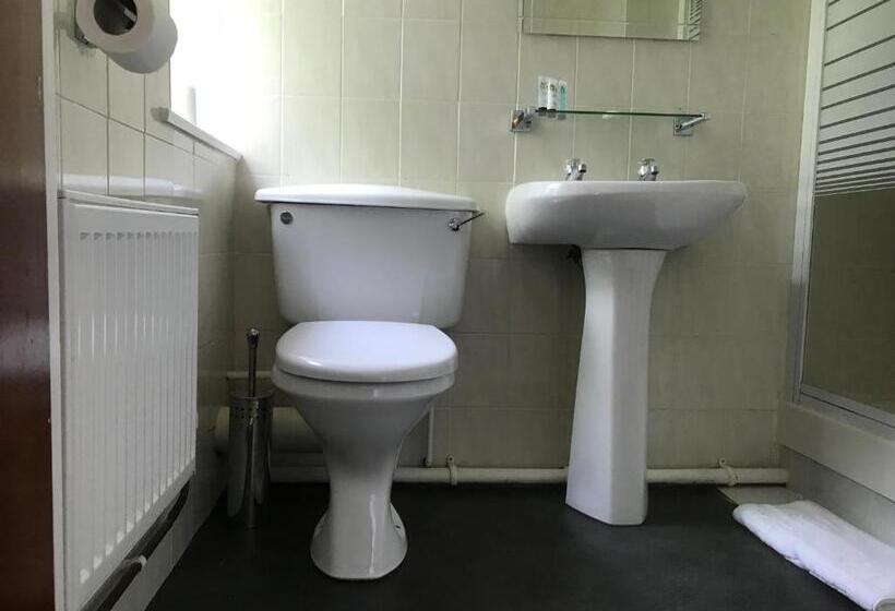 标准单人间, Old Farm