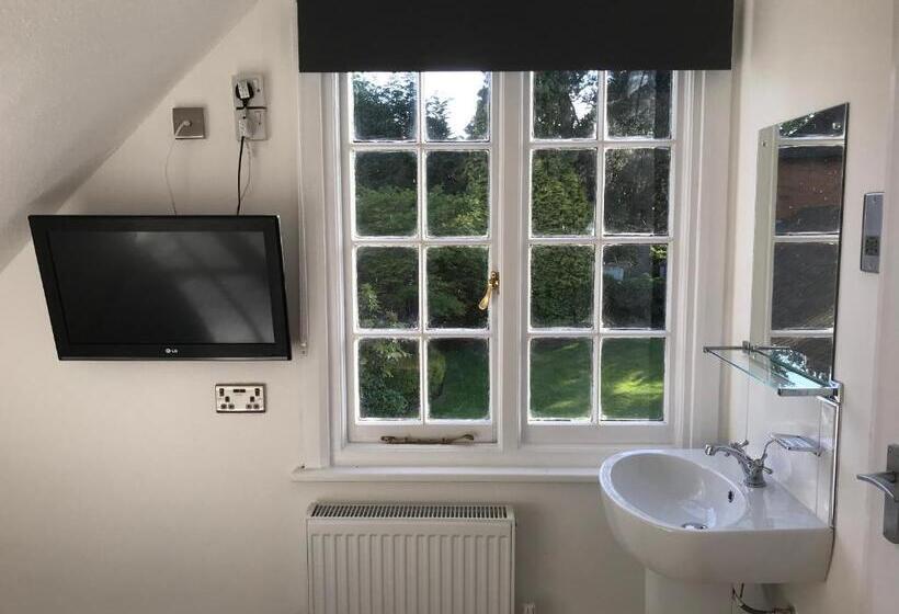 标准单人间, Old Farm