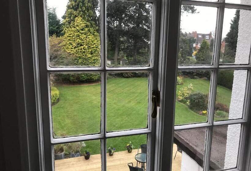 标准单人间, Old Farm