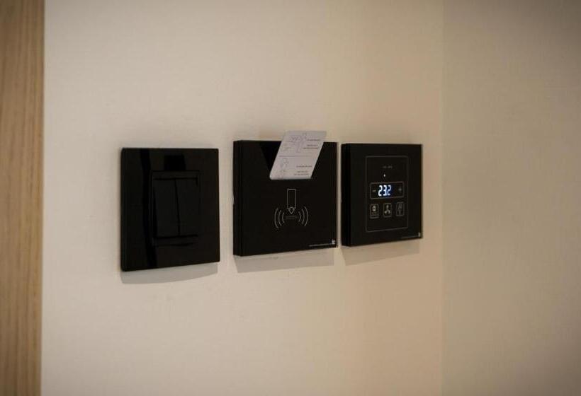 اتاق استاندارد یک نفره, Wellns Rooms