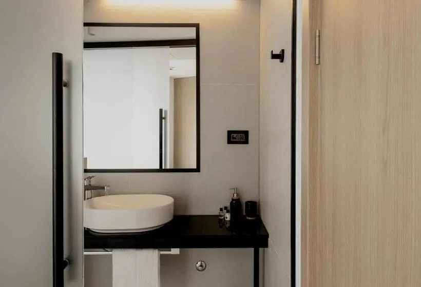 اتاق استاندارد یک نفره, Wellns Rooms