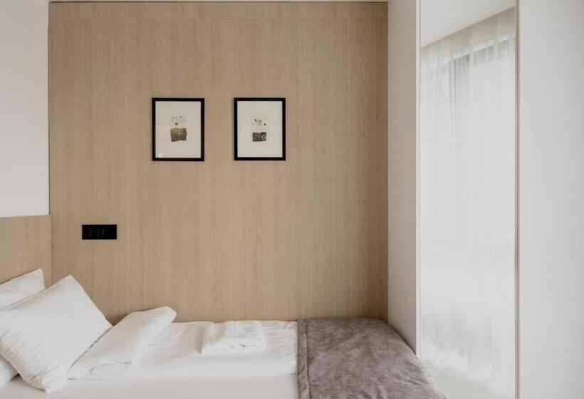 اتاق استاندارد یک نفره, Wellns Rooms