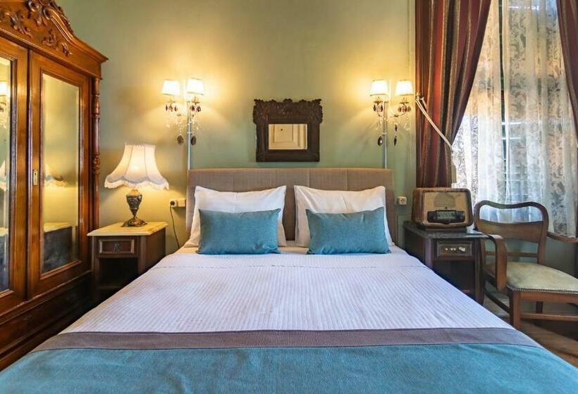 Полулюкс Повышенной Комфортности, Büyükada Anastasia Meziki History Mansion