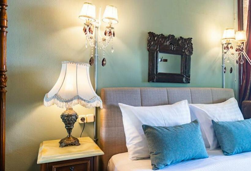 Полулюкс Повышенной Комфортности, Büyükada Anastasia Meziki History Mansion