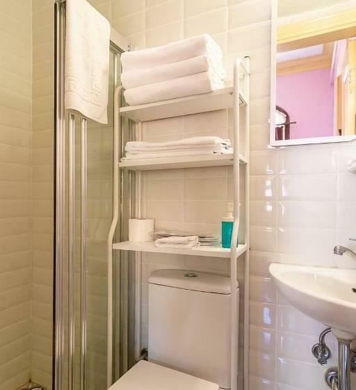 Трехместный Номер Стандарт Вид на Сад, Büyükada Anastasia Meziki History Mansion