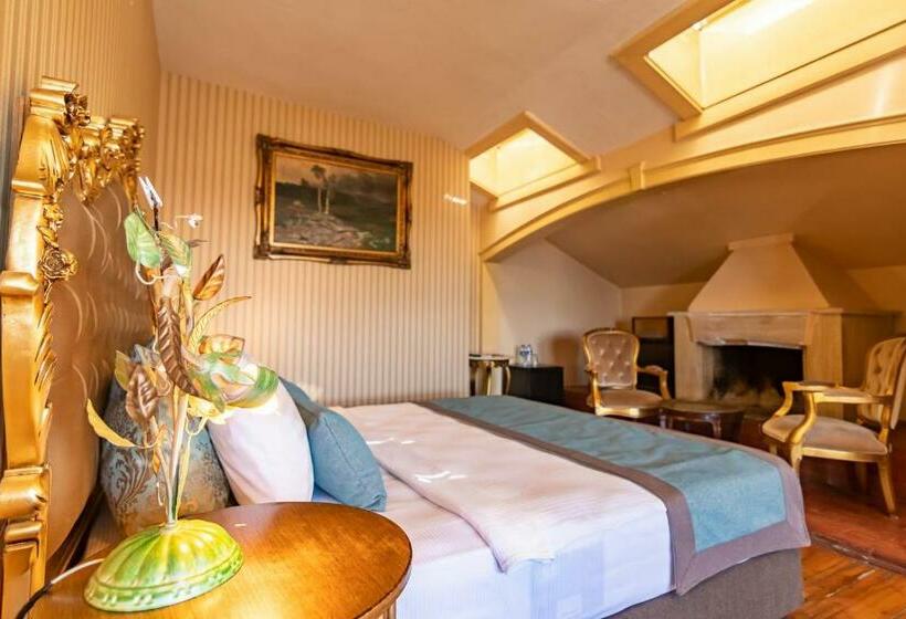 Люкс Кровать Кинг, Büyükada Anastasia Meziki History Mansion