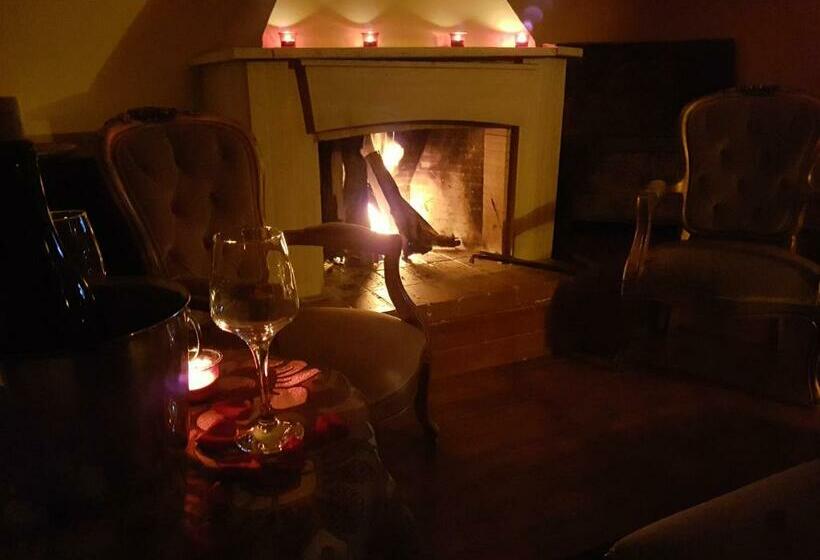 Люкс Кровать Кинг, Büyükada Anastasia Meziki History Mansion