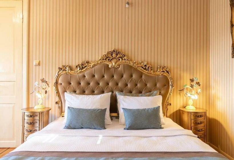 Люкс Кровать Кинг, Büyükada Anastasia Meziki History Mansion