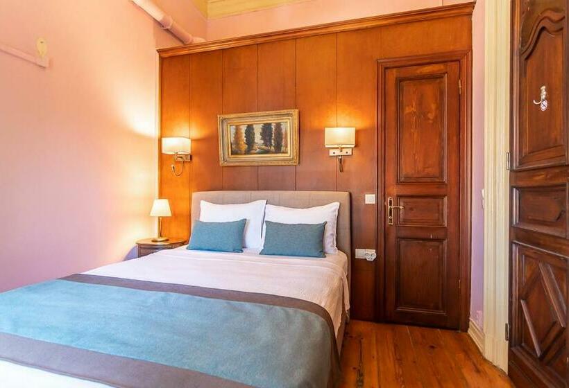 Family Suite, Büyükada Anastasia Meziki History Mansion