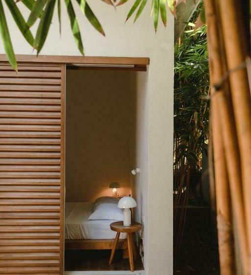 סוויטה, Kurulu Bay