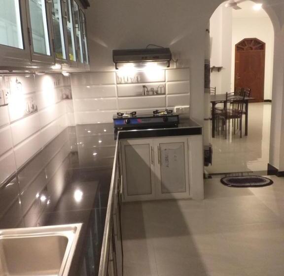 Appartamento 1 Camera da Letto Piano Terra, White Queen Residence