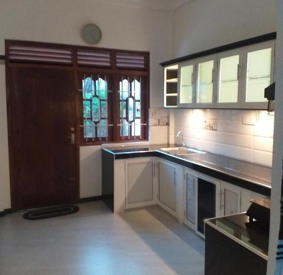 Appartamento 1 Camera da Letto Piano Terra, White Queen Residence