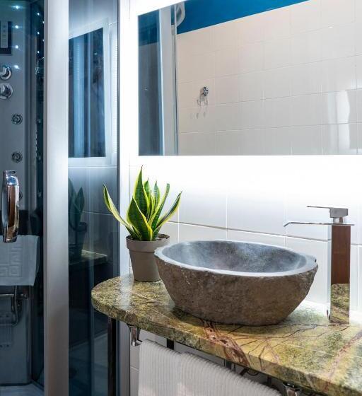 اتاق لوکس, Varese Suites