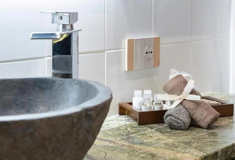 اتاق استاندارد, Varese Suites