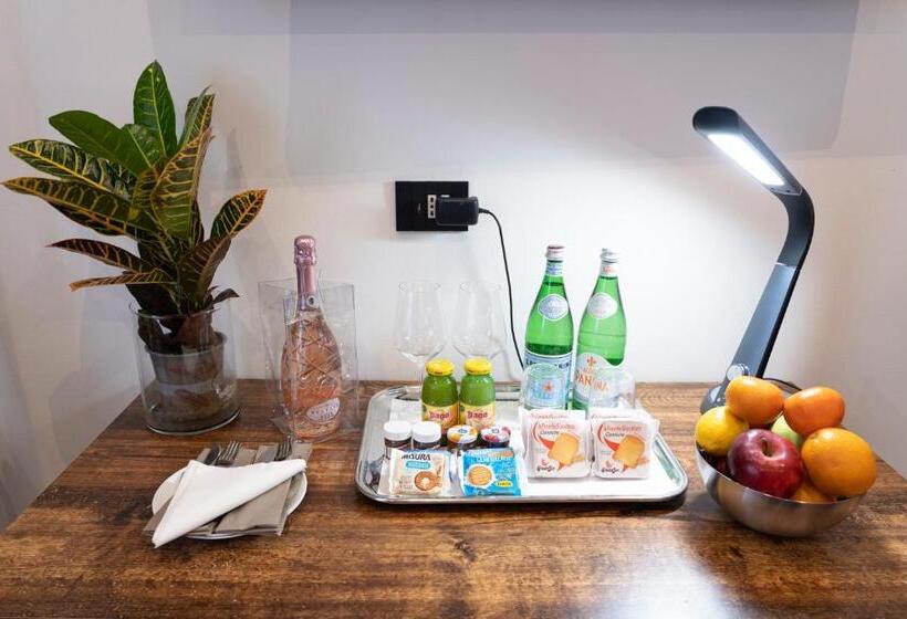 اتاق استاندارد, Varese Suites