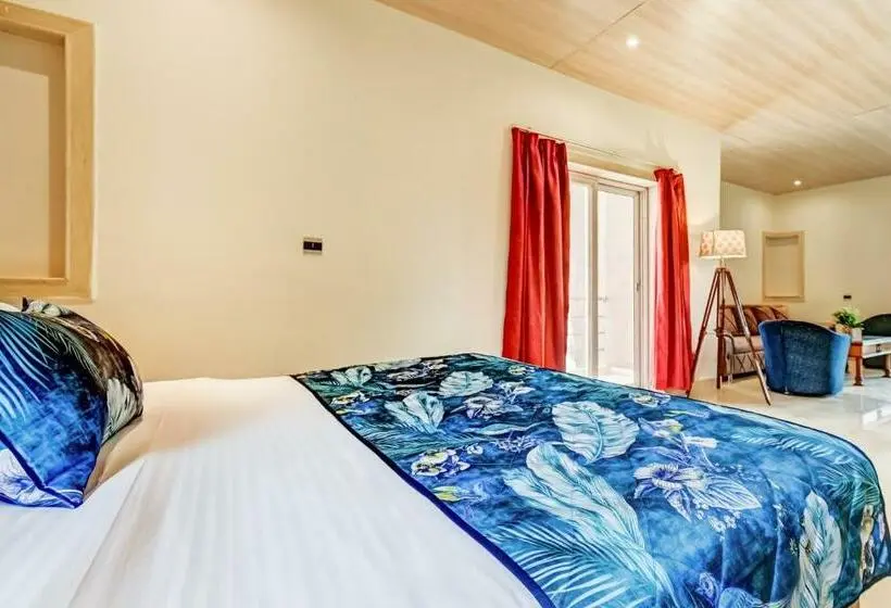 キングサイズベッドのスイートルーム, Summit Calangute Resort & Spa