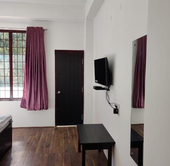 חדר סטנדרט עם מרפסת, Pinewood Guesthouse