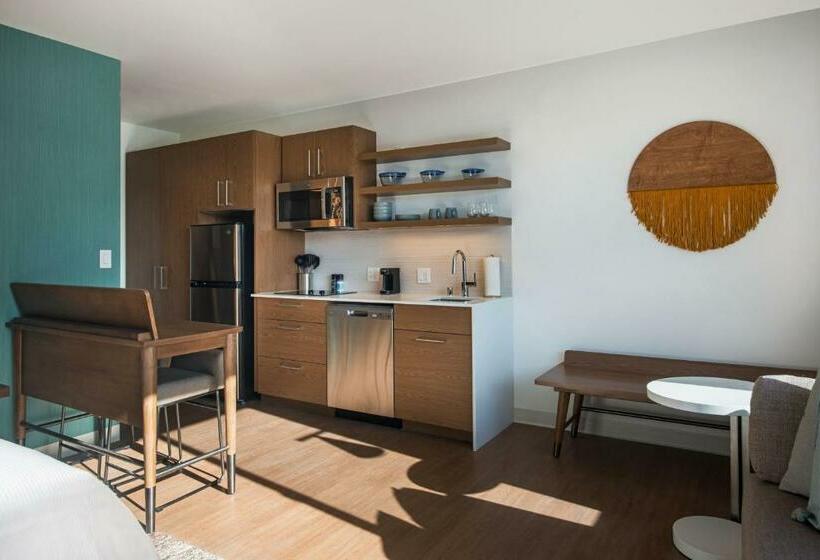 キングサイドベッドのスタンダードワンルーム, Element Reno Experience District