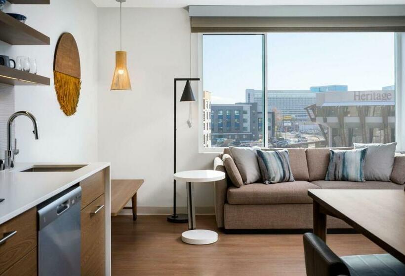 キングサイドベッドのスタンダードワンルーム, Element Reno Experience District