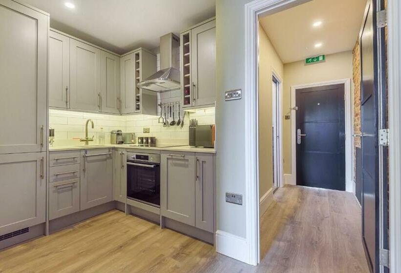 Huoneisto 1 Makuuhuone, Oak & Poppy