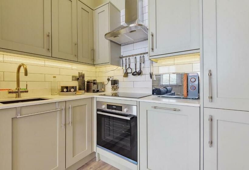 Huoneisto 1 Makuuhuone, Oak & Poppy