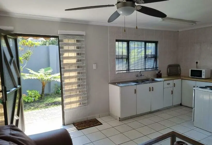 スイート（家族用）, Bujumbura Guest House