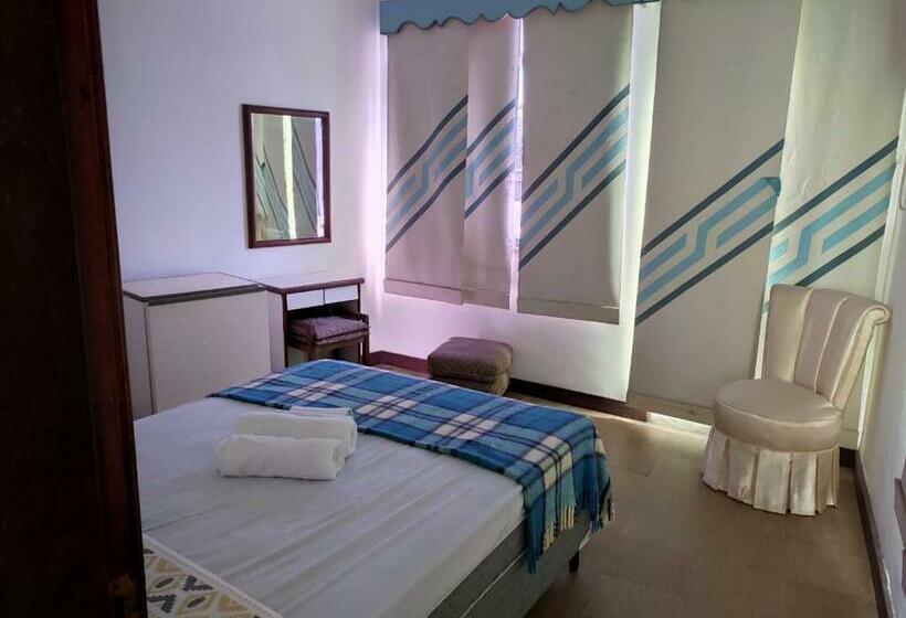 חדר דלוקס, Belamar