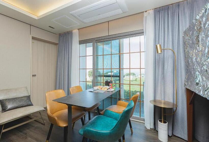 Семейный Номер Deluxe, Amber Pure Hill Hotels & Resorts Jeju