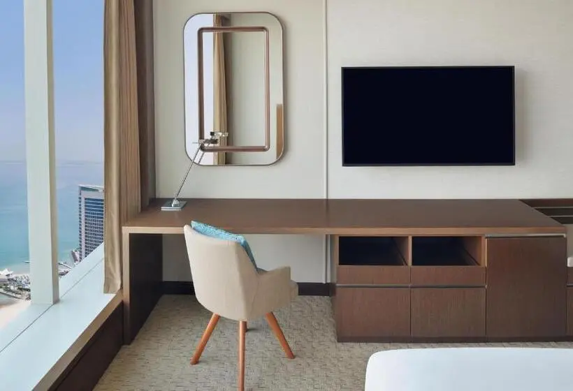 اتاق سوپریور با تخت بزرگ, Delta Hotels By Marriott City Center Doha