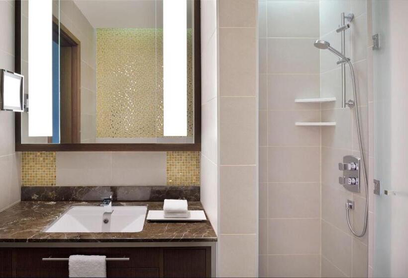 اتاق سوپریور با تخت بزرگ, Delta Hotels By Marriott City Center Doha