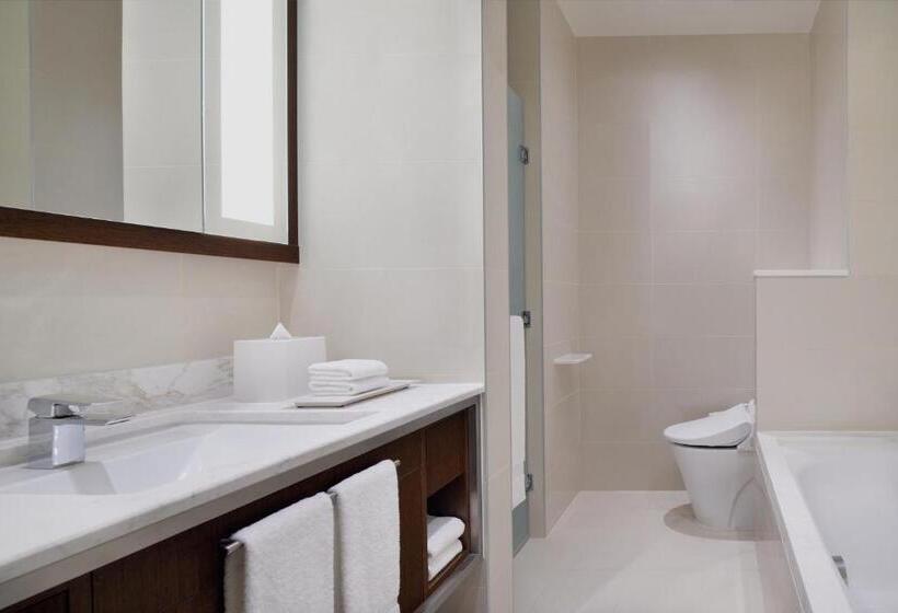 اتاق لوکس با تخت بزرگ, Delta Hotels By Marriott City Center Doha