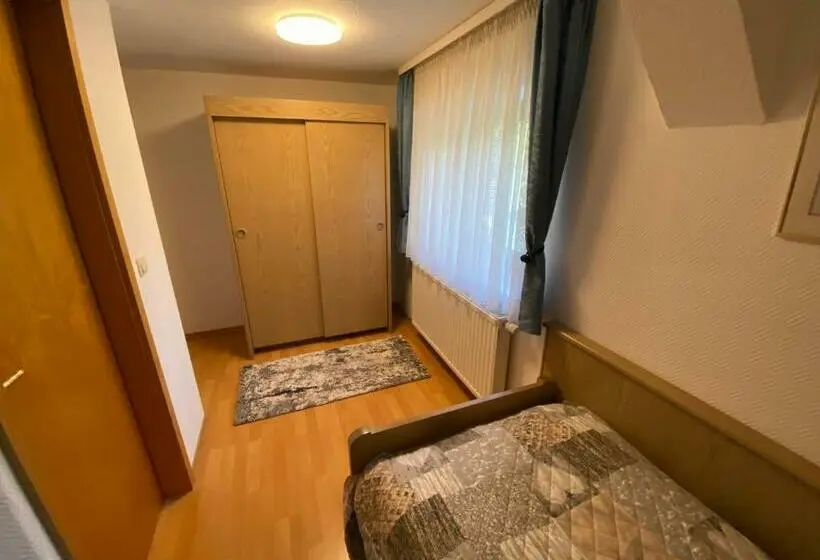 Standard Yhden Hengen Huone, Bielatal