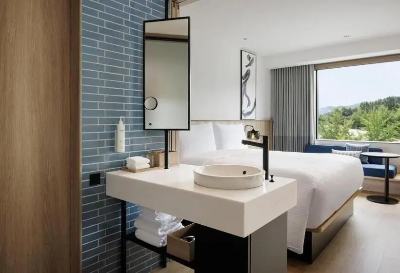キングサイズベッドのスタンダードルーム, Fairfield By Marriott Hyogo Kannabe Highland