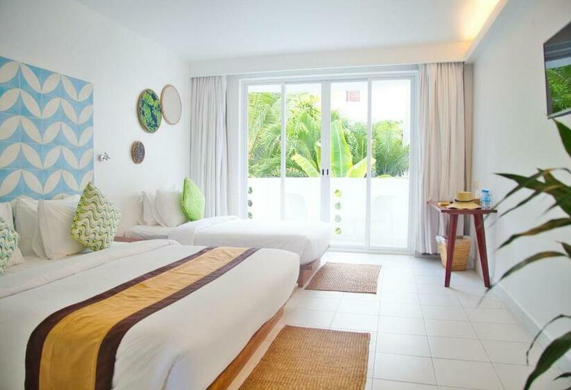 Семейный Номер Вид на Сад, Naiya Sea Resort