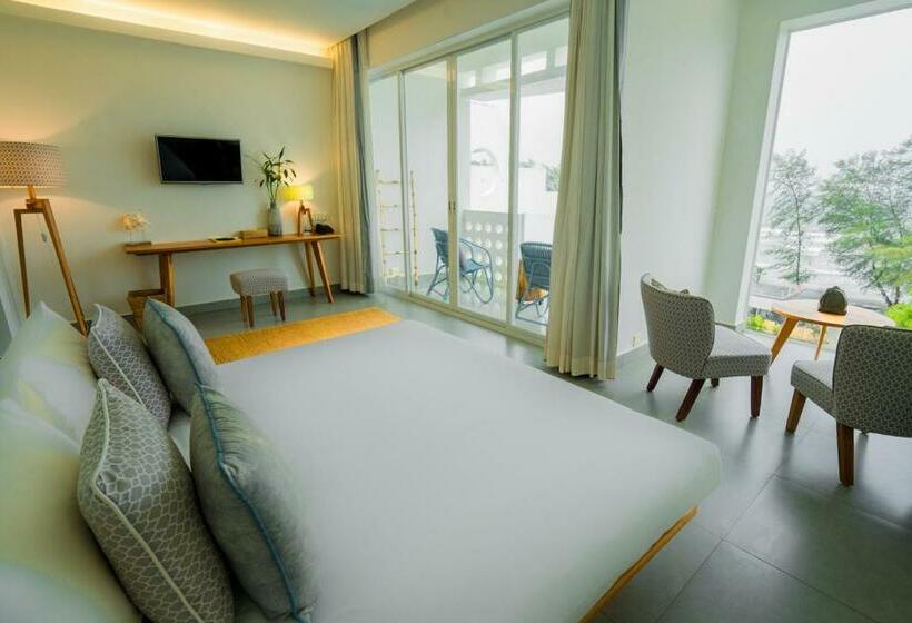 Семейный Номер Вид на Сад, Naiya Sea Resort